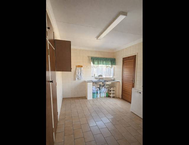 4 BEDROOM HOUSE FOR SALE IN SUIDEROORD